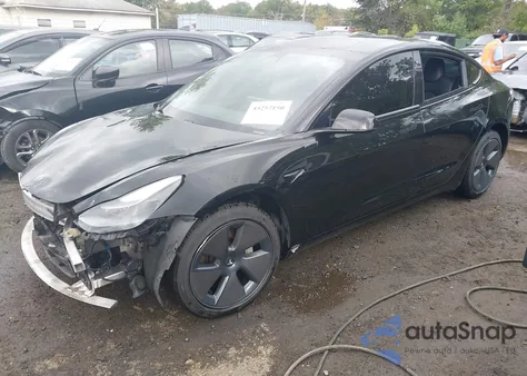 2021 Tesla Model 3 Long Range Dual Motor All-Wheel Drive z USA, uszkodzony, nr VIN 5YJ3E1EB3MF081212